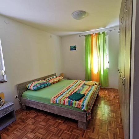 Apartament Omisalj ภายนอก รูปภาพ