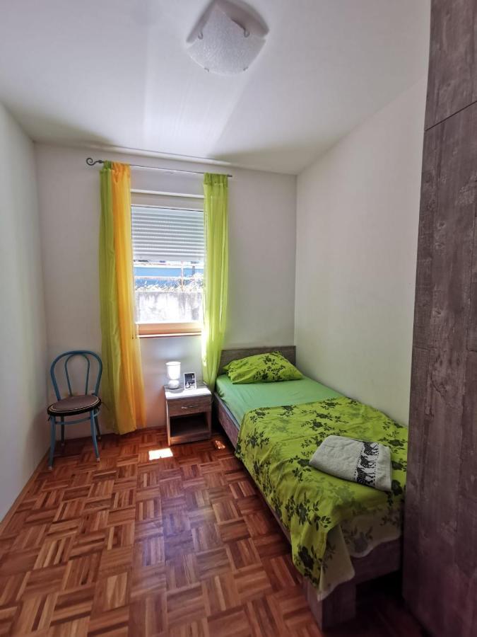 Apartament Omisalj ภายนอก รูปภาพ